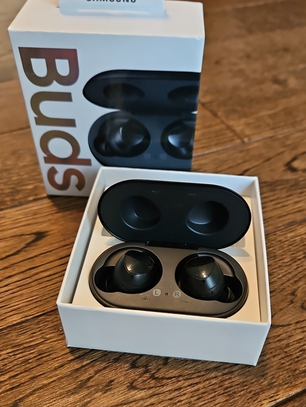 Samsung Black True Wireless Earbuds with Charging Case
